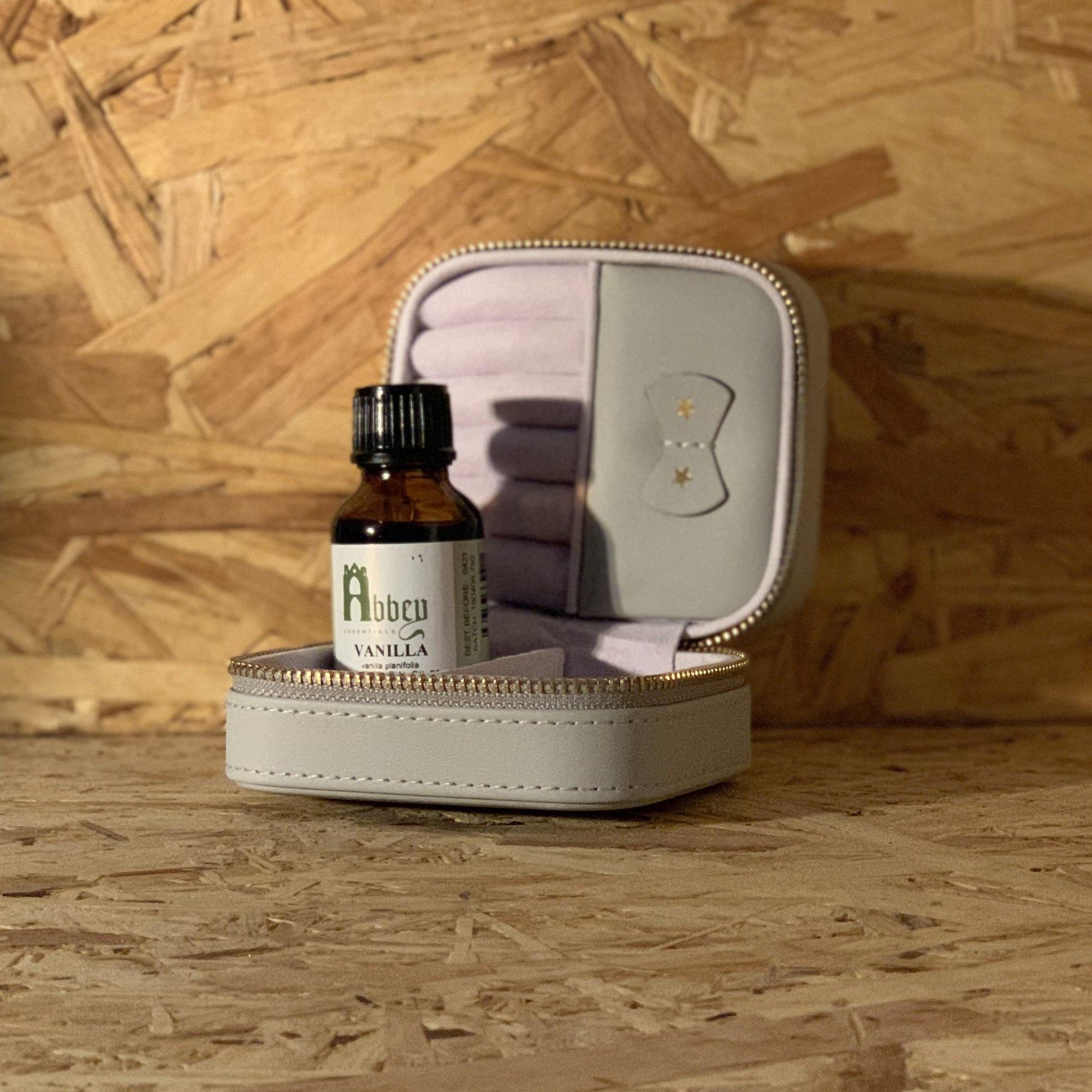 Cinque consigli per realizzare i tuoi prodotti a base di oli essenziali - Abbey Essentials